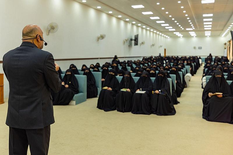 مدارس الكفيل النسوية تطلق فعاليات مخيم (بنات العقيدة)بمشاركة أكثر من (250) فتاة