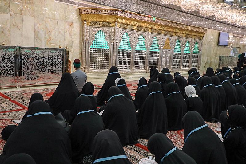 معهد القرآن الكريم النسوي ينظم سفرة دينية لمرقدي الإمام الحسين وأخيه أبي الفضل العباس (عليهما السلام)