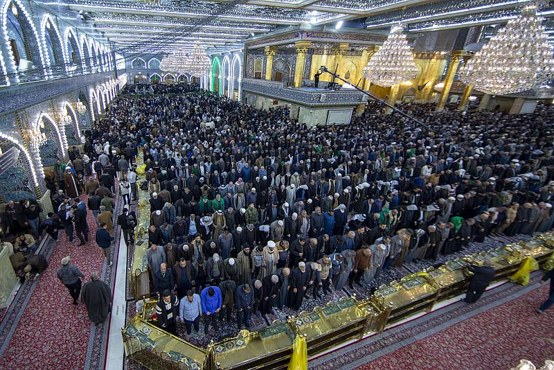 جموع المؤمنين تحيي ليلة الجمعة عند مرقد أبي الفضل العبّاس (عليه السلام)