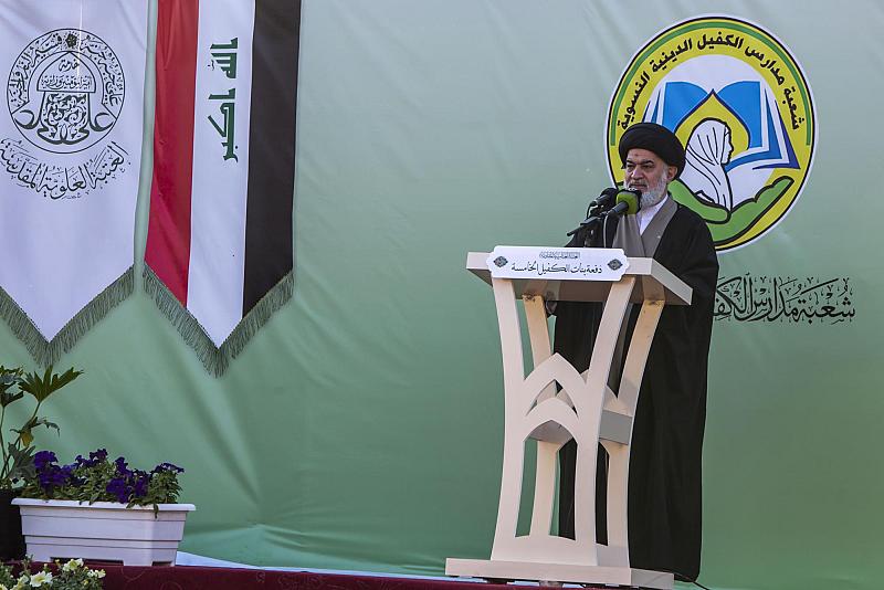  السيد الصافي: للمرأة هيبةٌ ووقار ودورُها مهمّ في إشاعة القيم الفاضلة