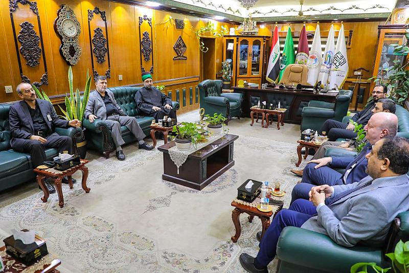 جامعة العميد تعقد اجتماعاً موسّعاً بحضور الأمين العام للعتبة العباسية وعدد من مسؤوليها