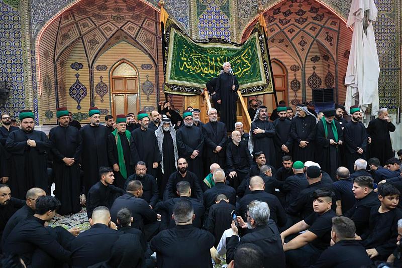 موكب أهالي كربلاء المقدسة يحيي ذكرى شهادة النبي الأكرم (صلى الله عليه وآله) في النجف الأشرف