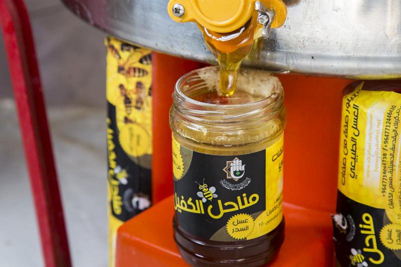 بعسلٍ طبيعيّ ١٠٠%: مجموعةُ مناحل الكفيل تُسهم في سدّ حاجة البلد منه