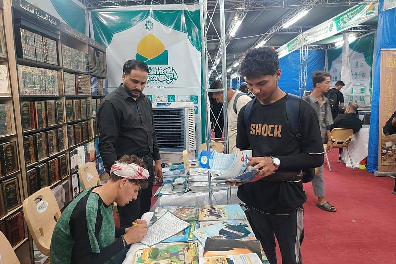 ضمن فعاليات الموكب الثقافي العام.. معرض الكتاب يشهد إقبالًا واسعًا من زائري الأربعين
