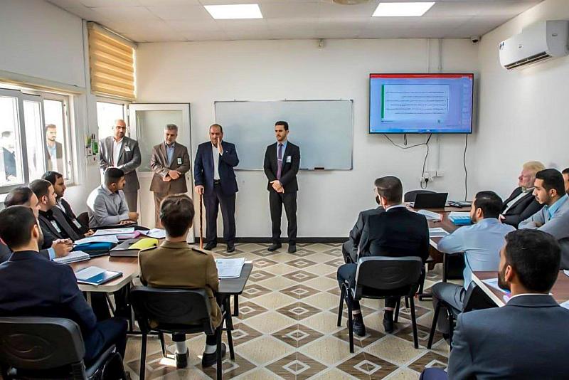 عضو مجلس إدارة العتبة العباسية يزور أكاديمية التطوير الإداري ويشيد بأدائها