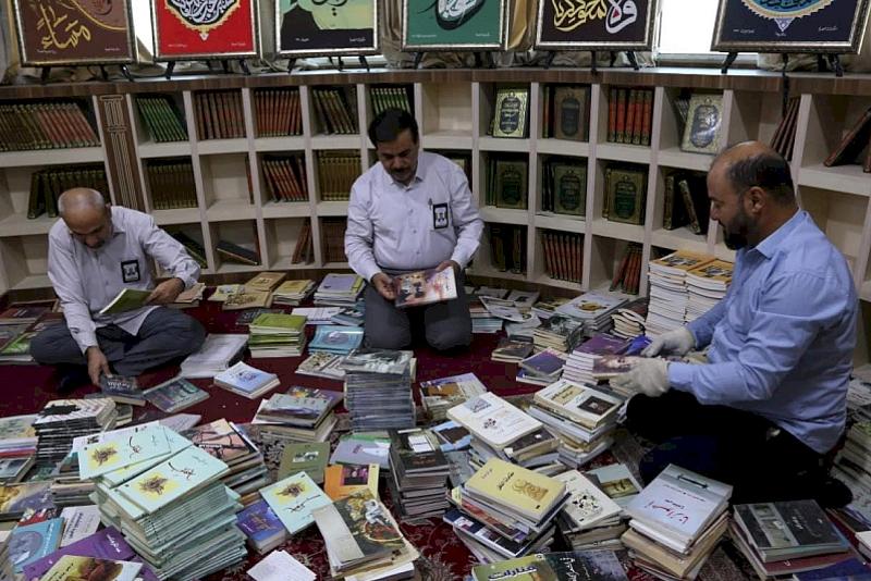 قسم شؤون المعارف الإسلامية يحتفي بإرث الأديب الراحل علي أنكيل ويتسلم مكتبته الشخصية
