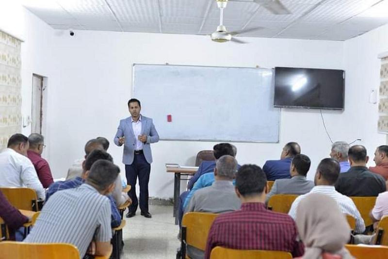 المجمع العلمي يشرع بأولى محاضراته في المشروع القرآني الخاص بالجامعات والمعاهد