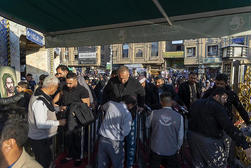 العتبة العباسية المقدسة تعلن عن مشاركة نحو 4 آلاف متطوع في تقديم الخدمات لزائري النصف من شعبان
