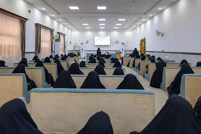 مركز الثقافة الأسرية يقدم محاضرات عقائدية ونفسية لنحو 150 مشارِكةً من ذوي الشهداء