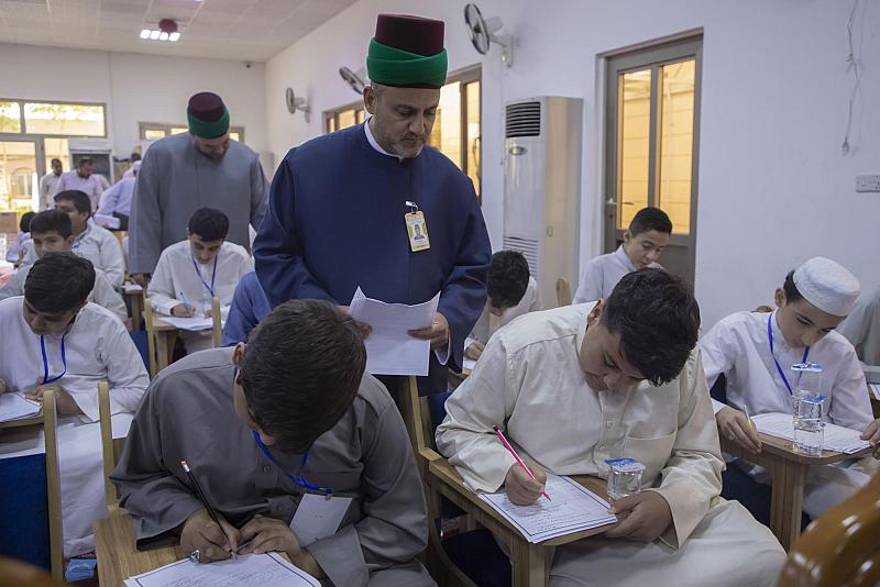 المجمع العلمي يجري الاختبارات النهائية لطلبة الدورات القرآنية الصيفية في كربلاء