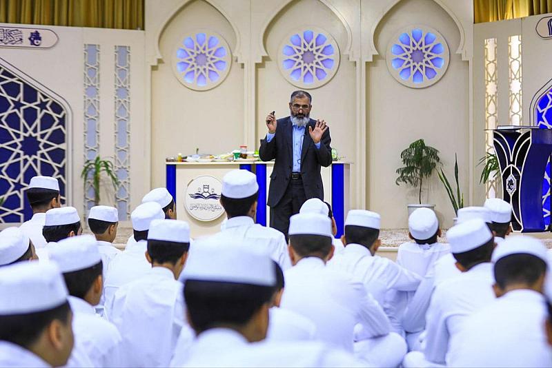 المجمع العلمي يقيم ورشة عن التغذية السليمة لطلبة مشروع أمير القرّاء