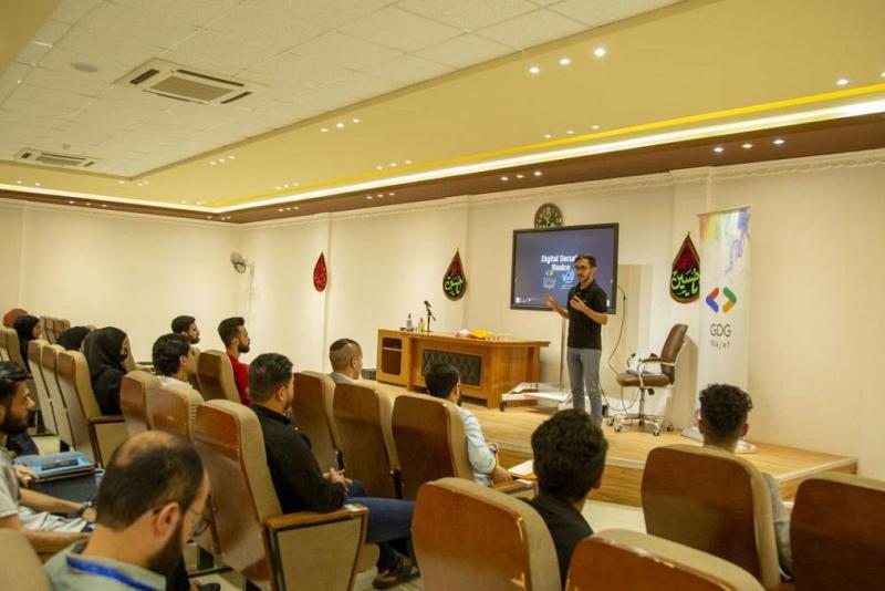 جامعة الكفيل تُقيم محاضرتين في المجال التقنيّ واساسيات الأمن الرقمي