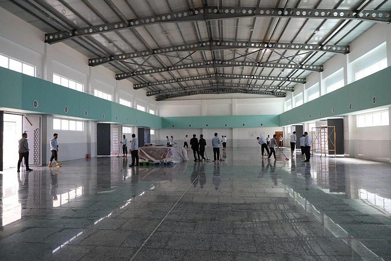 قسم العلاقات يضع اللمسات الاخيرة قبيل انطلاق حفل تخرج طلبة الجامعات 