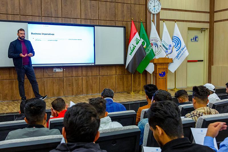 ضمن فعّاليات معرض الوظائف.. جامعة الكفيل تنظّم ورشةً حول الذكاء الاصطناعي
