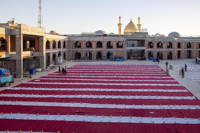 العتبة العباسية المقدسة تقدم أكثر من 4 آلاف وجبة إفطار للزائرين في صحن أم البنين (عليها السلام)