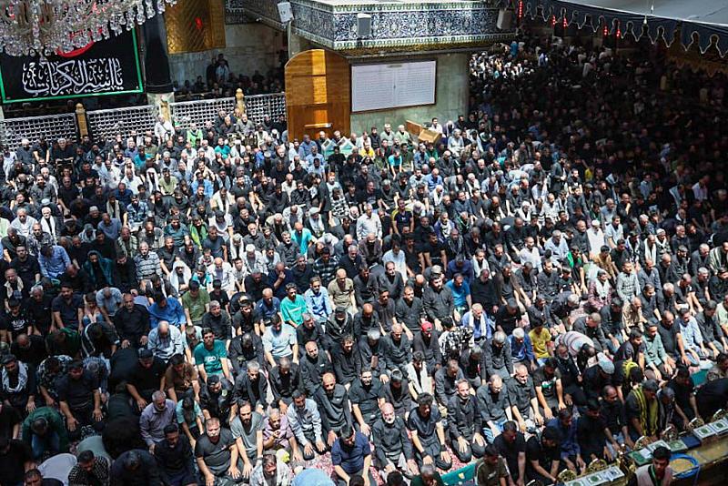 في أماكن متعددة.. قسم الشؤون الدينية يقيم خمس صلوات يومية للزائرين