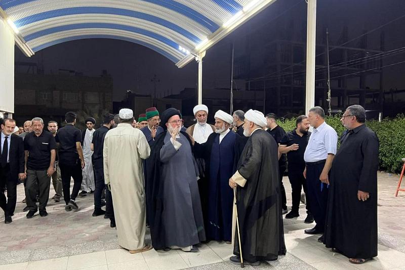 وفد العتبتين المقدستين يقدم تعازيه لعائلة السادة آل الحكيم