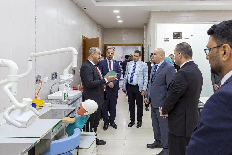وزارة التعليم العالي تشيد بالتقنيات الحديثة المتوفرة بجامعة الكفيل