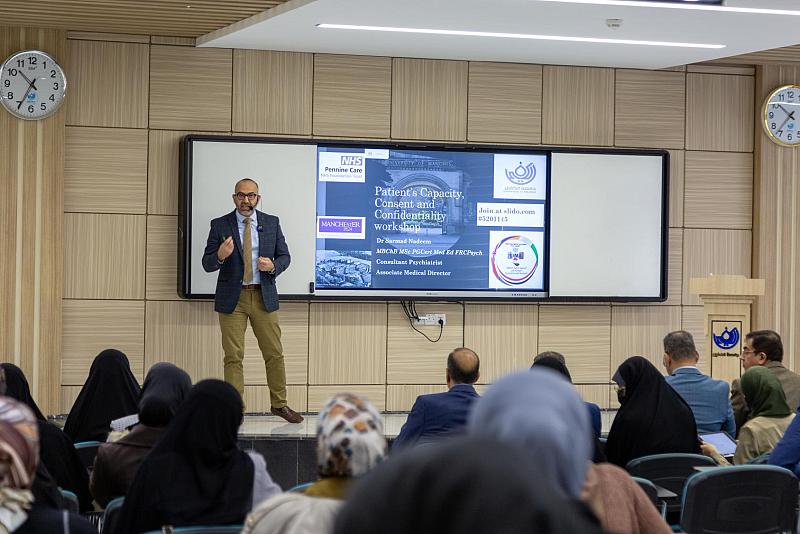جامعة الكفيل تنظم ورشة عمل حول كيفية التواصل الفعال مع المرضى