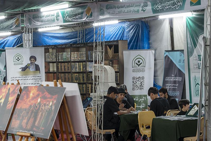 برامج ثقافية ومعرفية متنوّعة يقدّمها الموكبُ الثقافي العام لزائري الأربعين على محور النجف