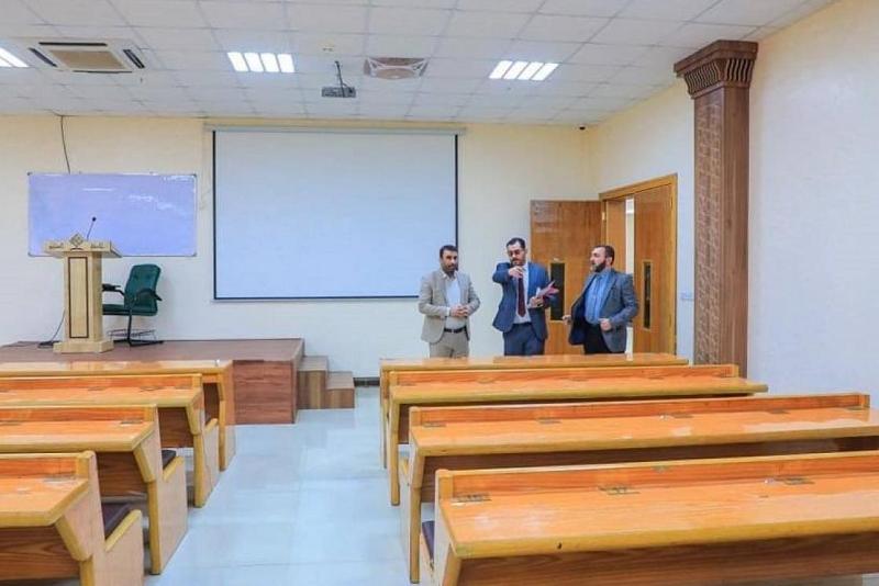 جامعةُ العميد تستقبلُ لجنةً وزاريّةً لتقييم الأداء العلميّ
