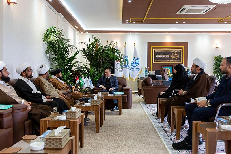 جامعة الكفيل تبحث مع وفد أكاديمي باكستاني تعزيز التعاون الأكاديميّ وتبادل الخبرات