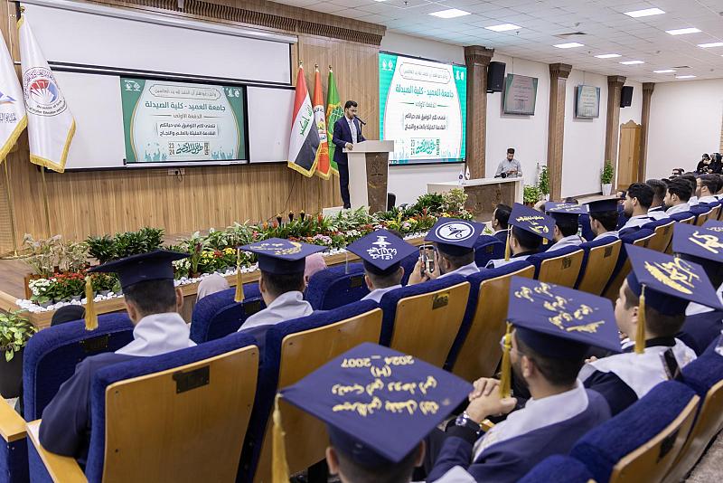 كلية الصيدلة في جامعة العميد تحتفي بتخرج الدفعة الأولى من طلبتها