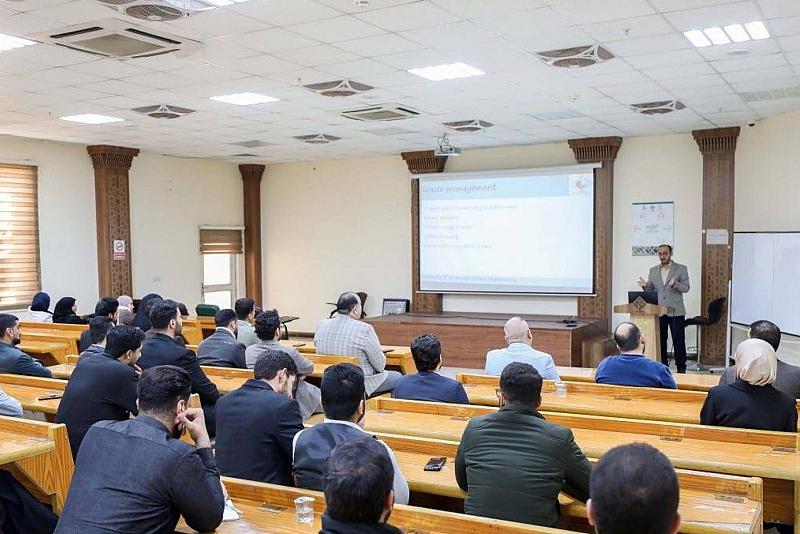 جامعة العميد تنظم ورشة تدريبية عن السلامة المهنية والتعامل مع المواد الكيميائية