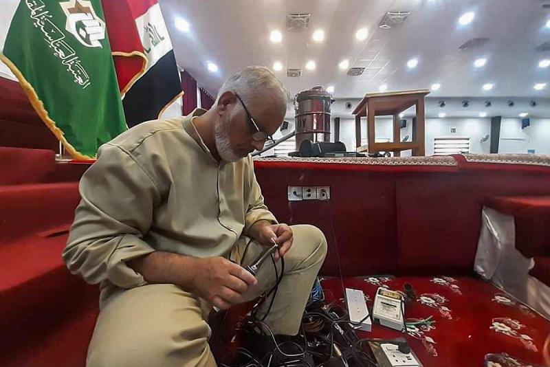 تنصيبُ منظومةٍ صوتيّة لقاعة اجتماعات مجمّع الشيخ الكلينيّ