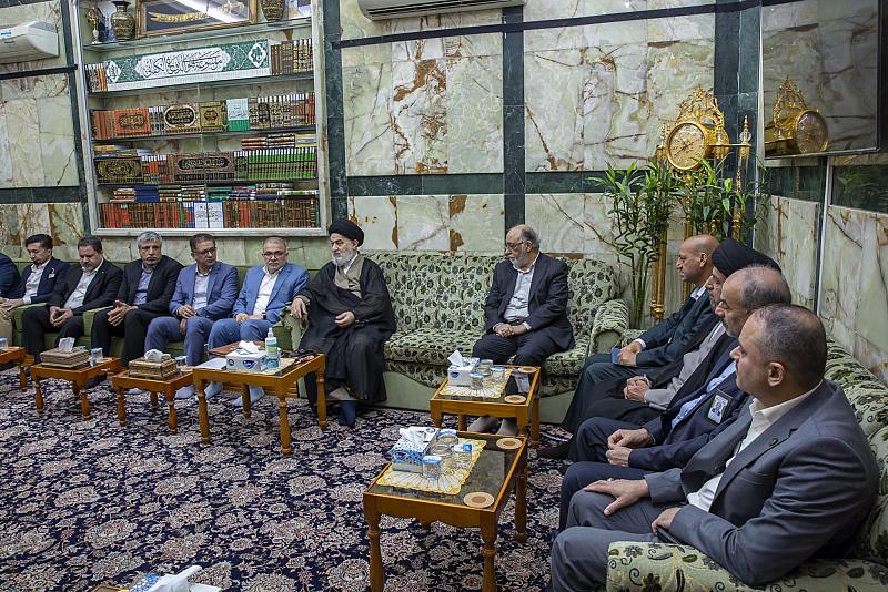 سماحة السيد الصافي يدعو إلى الاستفادة من الطاقات الوطنية لدعم مسيرة التنمية والبحث العلميّ في البلاد
