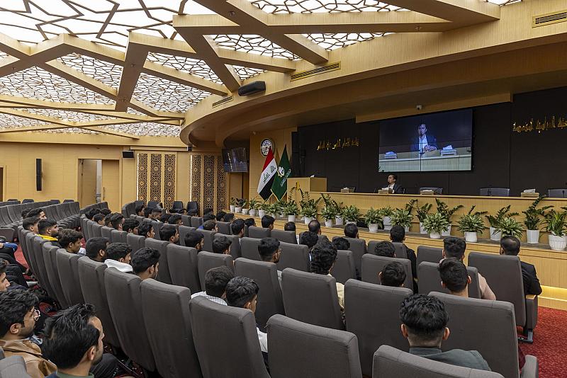 قسم الإعلام يقدم محاضرة ثقافية لوفد طلابي من محافظة البصرة