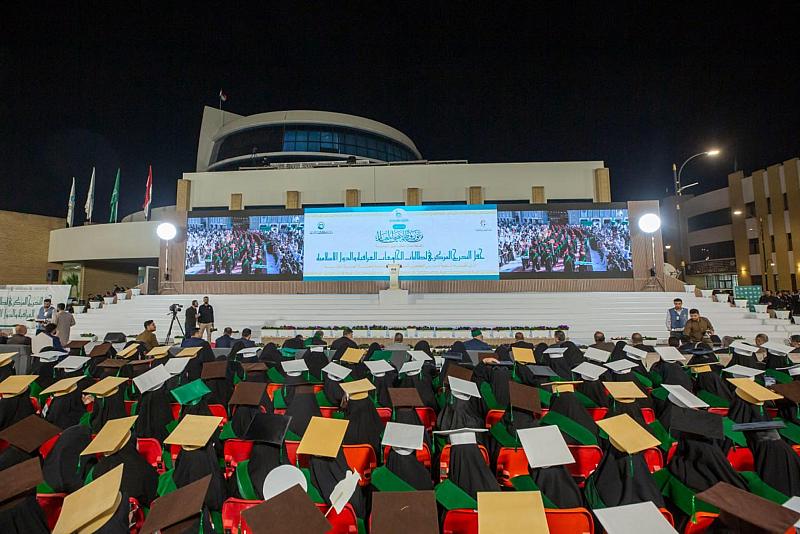 عرض فيلم (تتويج في رحاب القداسة) ضمن فعّاليات الحفل الختامي لتخرّج بنات الكفيل الثامن