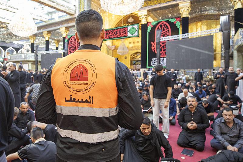 استعدادًا لمراسم تبديل الراية.. قسم الشؤون الطبية ينشر مفارزه الإسعافية داخل مرقد أبي الفضل العباس (عليه السلام) وخارجه