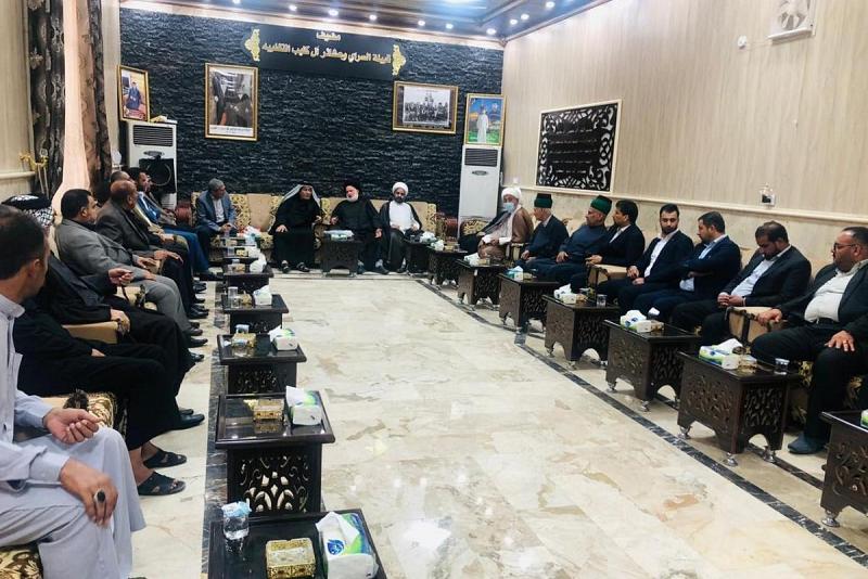 وفدٌ من العتبة العبّاسية المقدّسة يزور محافظة واسط ويلتقي بعددٍ من زعماء قبائلها ووجهائها