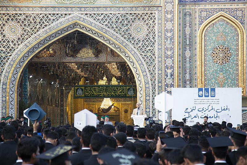 طلبة الجامعات يرددون عهد الولاء للوطن وخدمة أهله عند المراقد الطاهرة