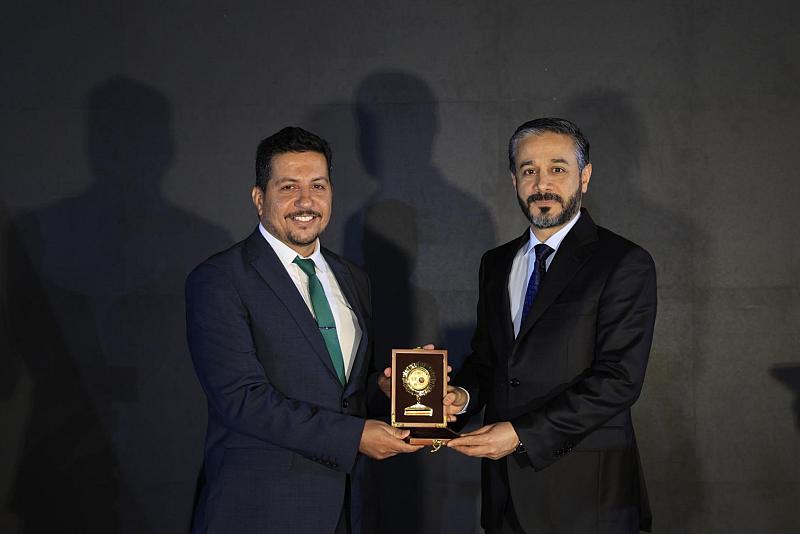 وزارة التعليم العالي تكرم جامعة العميد لحصولها على جائزة المكتبة الأكاديمية المتميزة