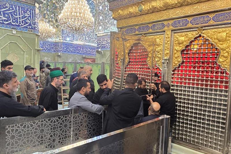 قسم الصناعات والحرف يشرع برفع القواطع المؤقتة في مرقد أبي الفضل العباس (عليه السلام)