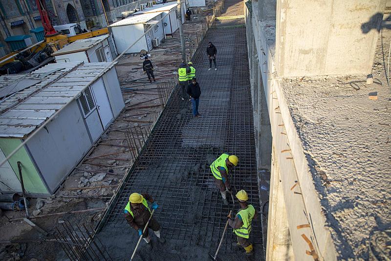 قسم المشاريع الهندسية يشرع بصبّ المساحات التكميلية لمشروع صحن أمّ البنين (عليها السلام)