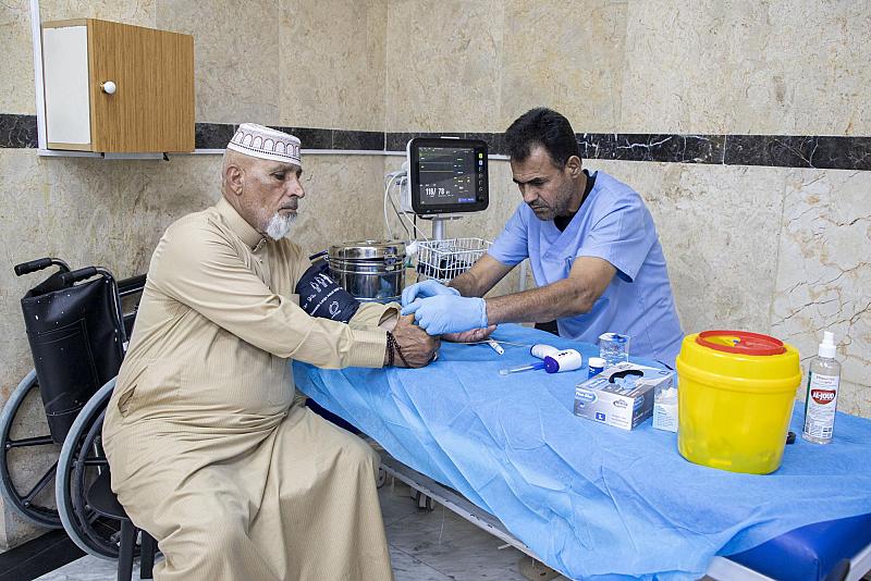 في يوم عرفة.. مركز السيد جعفر الحلي يقدم خدماته الطبية المجانية للزائرين