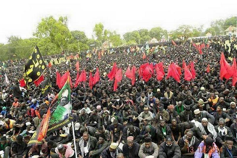 حينما يصير الماء منبرًا: 13 عامًا صنعت مشهد عاشوراء في القارة السمراء