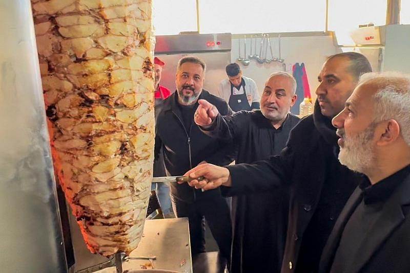 وفد العتبة العباسية يقدم خدماته لزائري السيدة زينب (عليها السلام) في سوريا