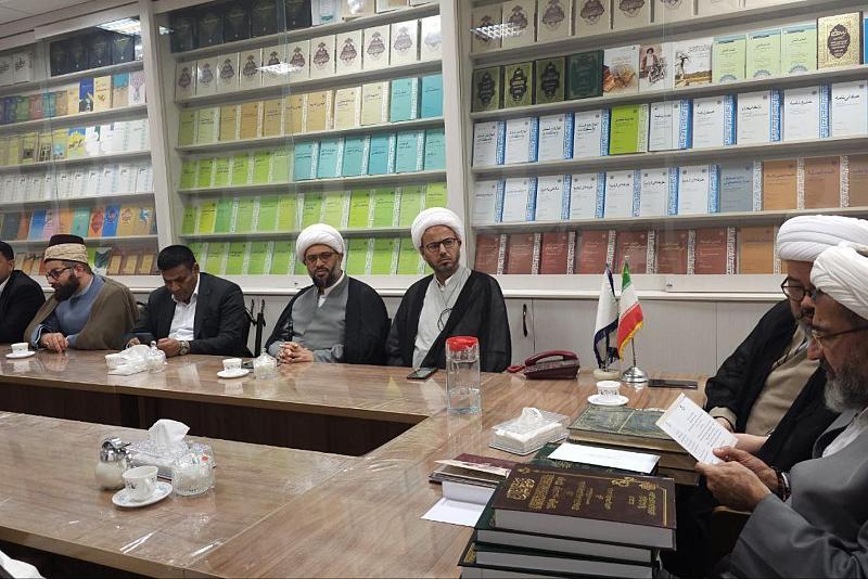 وفد المراكز التراثية يجري جولة علمية ومعرفية في إيران