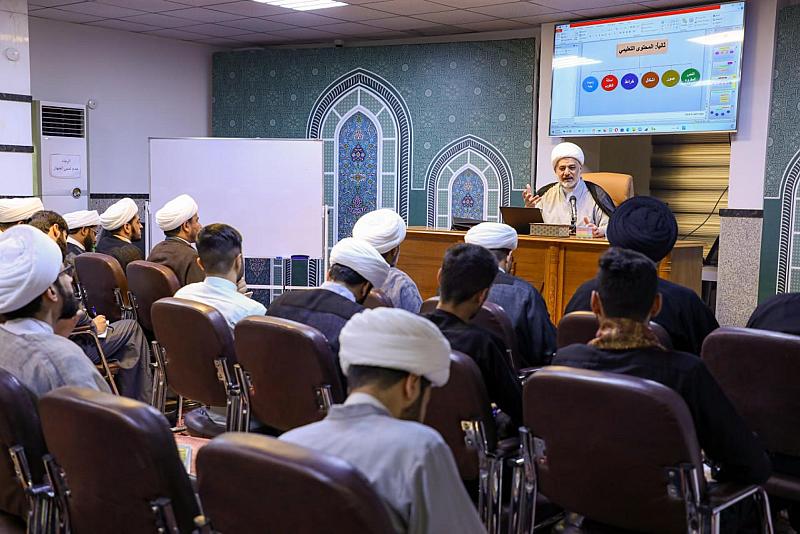 المجمع العلمي يقيم دورتين تخصصيتين لإعداد أساتذة قرآنيّين