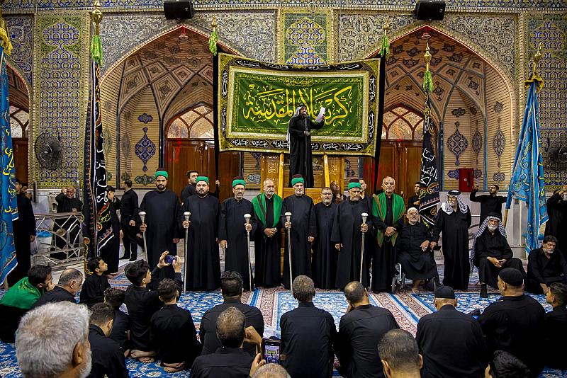 بالتنسيق مع العتبتين المقدستين.. موكب أهالي كربلاء يحيي ذكرى شهادة الإمام الحسن (عليه السلام) في النجف