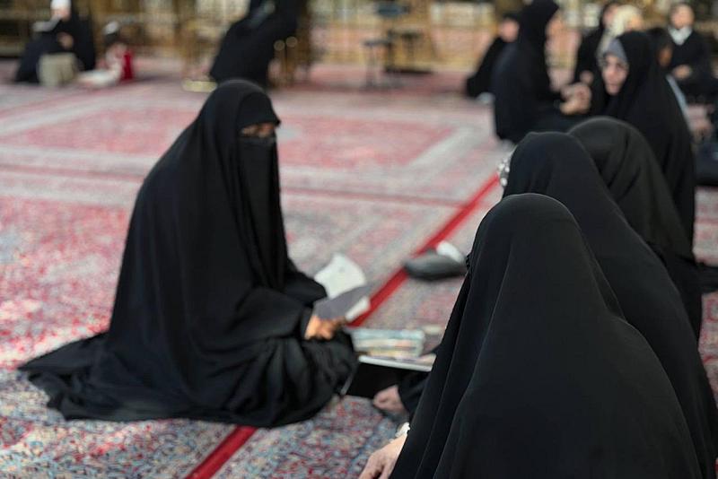 شعبة التوجيه الديني تنظم برنامج أروقة رمضانية لزائرات مرقد أبي الفضل العباس (عليه السلام)