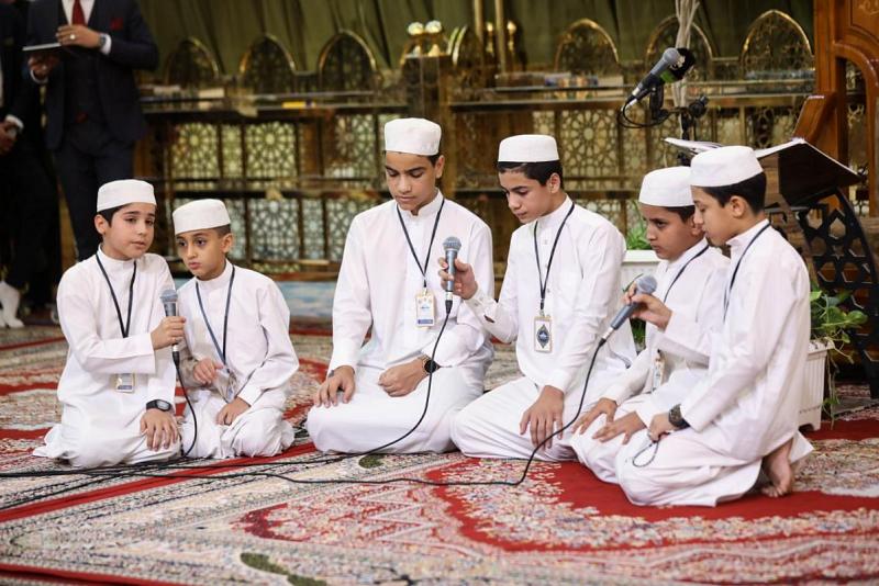 المشاركون في مشروع أمير القرّاء يتلون كتاب الله في برنامج عرش التلاوة