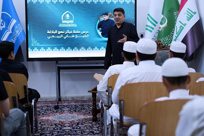 المجمع العلمي يقدم درس عن حفظ عبائر نهج البلاغة وفهمها لطلبة دوراته القرآنية بمحافظة المثنى