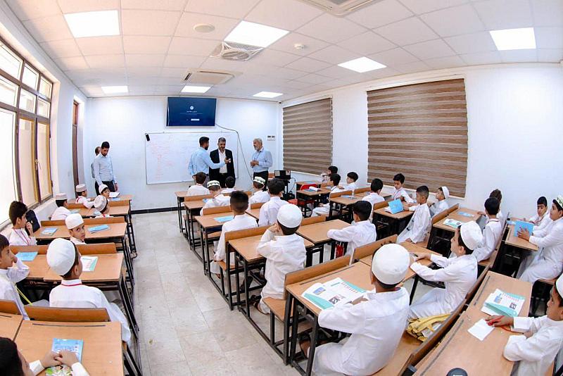 المجمع العلمي يزجُّ مرشديه التربويين بين صفوف طلبة الدورات الصيفية