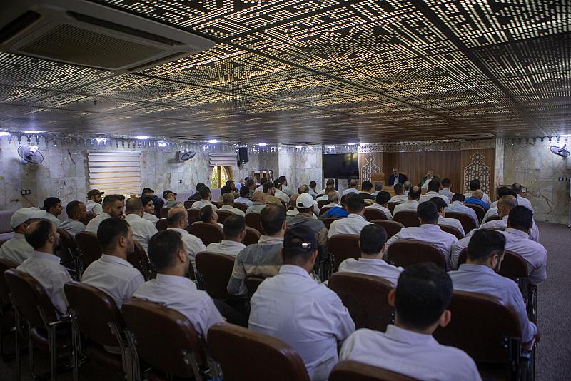 قسم مقام الإمام المهدي (عجل الله فرجه) يناقش تعزيز الخدمات المقدمة للزائرين