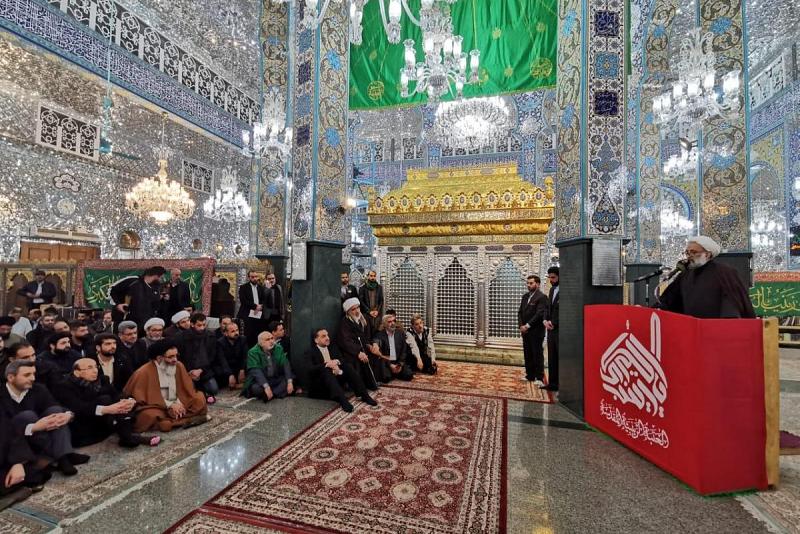  إزاحةُ الستار عن تاج شبّاك ضريح السيّدة زينب (عليها السلام) المصنّع في العتبة العبّاسية المقدّسة